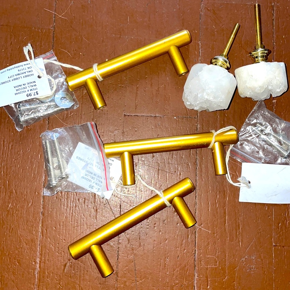 Dresser knobs and handles